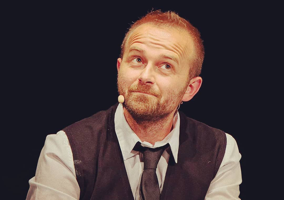 Le più giuste hanno fatto errori che non si aggiustano, e le più vive, sono morte tante volte: e ogni volta, poi, di nuovo, di nuovo sono nate.